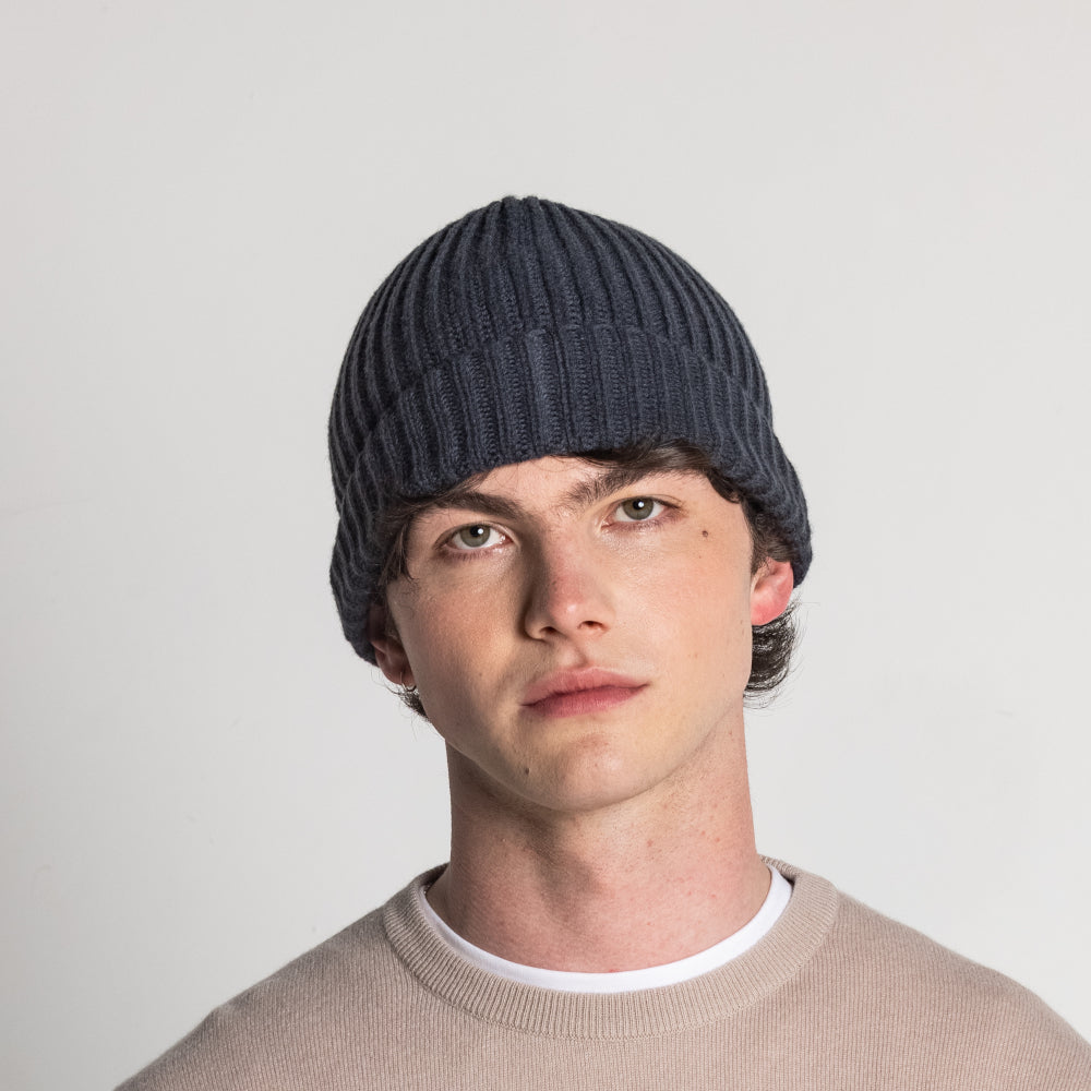 100% Cashmere Ribbed Beanie - Astrakahn Black