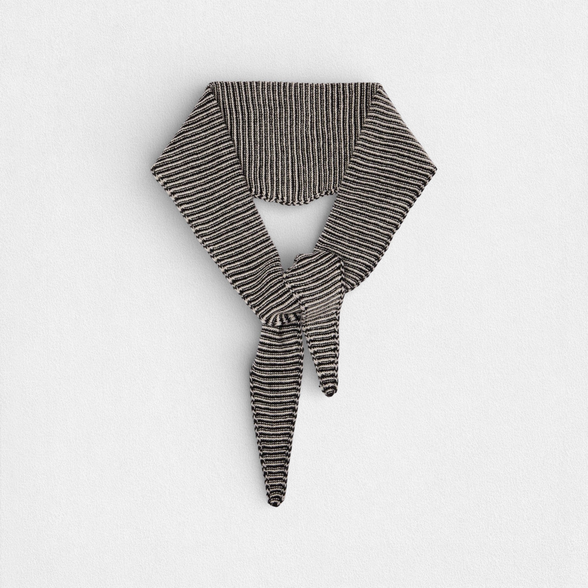 100% Cashmere Stripe Triangle Scarf - Navy/White